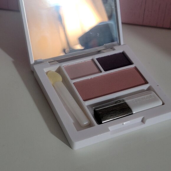 NEW Clinique Eyeshadow and Blush Palette with Mirror - Picture 8 of 8